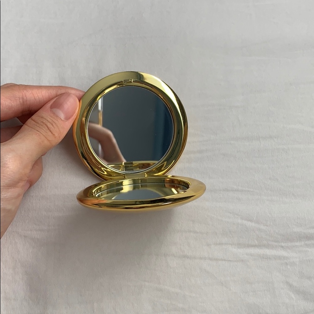 Compact mirror! - Picture 3 of 8